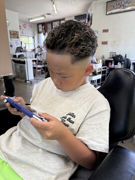 カットクラブ髪屋 ジャンキーズ(Junkey’s) フェードカット