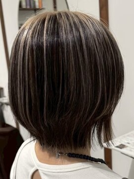 ルイ(ROUIS produced by LUCK 津田沼) ROUIS津田沼 アンブレラカラー 白髪ぼかし