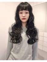 チーカ(chica)&nbsp;フェイクブラック×ぱっつんロングウェーブ【韓国レイヤー】