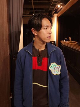 ブロック ジャポン(bloc japon) センターパート前下がりのメンズショートスタイル