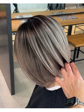 サロウィン 下北沢(SALOWIN) ナチュラルなグレージュのシャドールーツ