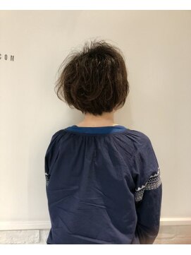 コム(com by neolive) ゆるふわ大人マッシュボブ