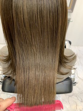 エスカーラ 表参道(THE ESCALA) @m_ayu/くすみブルー/艶髪/タビラマユミ