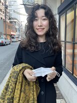 リル(Lilu)&nbsp;リッチ感のあるパーマスタイル　Liluクロカワケンタ