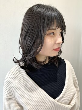 フォーク FOLK 【FOLK】透明感ブラック☆似合わせ外ハネレイヤーミディアム♪