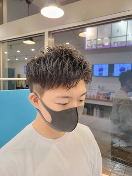 レジット メンズ ヘアサロン(LEGIT MEN's HAIR SALON) アップバング