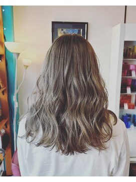 カットハウスジャックポット(Cut House Jackpot) ミルクティーベージュ