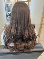 リュクスバトーバイトリコ 船橋南口店(Luxe BATEAU by tricot) オリーブグレージュ