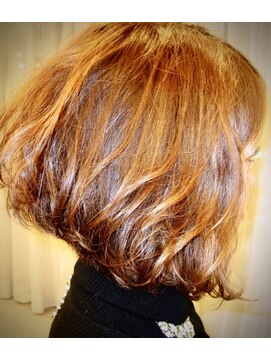 サーティエイト(38) 前下がり ふんわりパーマ ショートボブ 丸みボブ/髪質改善/元町/