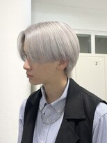メンズハイトーン×ホワイトグレージュ×シルバーカラー