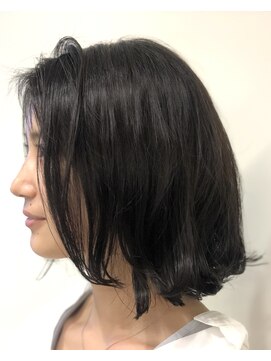 ビュートリアム 梅田(BEAUTRIUM) 外ハネロブ/シースルーバング/くびれヘア/韓国/顔周り/梅田/大阪