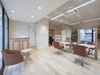 ビジュアムール(bijou amour)の写真/経験豊富なベテランスタイリストが施術*落ち着いた店内でゆったりくつろげるサロンTimeを*[横須賀/学割U24]
