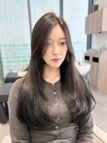 ラクシア(LucxiA)&nbsp;韓国カット/韓国ヘア/くびれ/レイヤーカット/前髪カット/小顔