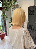 ホワイトブロンド抜きっぱなしブロンド切りっぱなしボブブリーチ