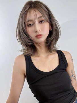 小顔/外ハネ/セミディ/ミディアムレイヤーカット/ココアベージュ