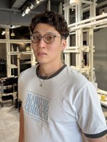 ディーエックス スリー(Dxxxx III)&nbsp;ナチュラル ニュアンスパーマ 刈り上げ メンズスタイルTOMOKI