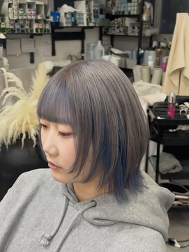 モア(moa) ボブウルフ blue×gray