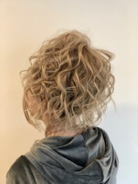 アイコン トゥーグランノール(EIKON to grand nord) ヘアセット