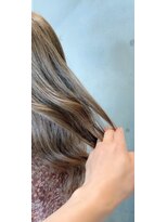 アフィーロ(ACHFILO)&nbsp;ハイトーン　シールエクステ　ミルクティベージュ　艶感ロング