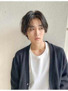 ユーリー(juurii) ゆるさと大人っぽさのあるセンターパートウルフ【菊地真理恵】