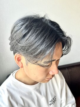 ライム(RHYME) 自然な毛流れセンターパート/10代/20代/メンズカット