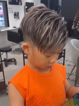 キング(K!ng) 縮毛矯正髪質改善ハイライトレイヤーカット枚方美容室エクステ