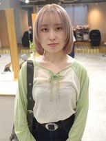 トナリ(tonari)&nbsp;ミルクティー ハイトーンボブ ダブルカラー【鹿児島中央駅】