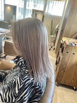 ルート バイ パルタージュ 大宮駅東口店(Root by PaRtage) ［Root］一度は憧れるホワイトベージュ