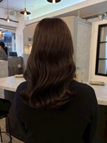 ヴィサージュバスク(VISAGE ba.s.k)&nbsp;上品さ引き立つナチュラル艶ブラウンロング