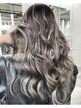 レディアル 大宮(REDEAL) バレイヤージュハイライトデザインカラー【大宮REDEAL】