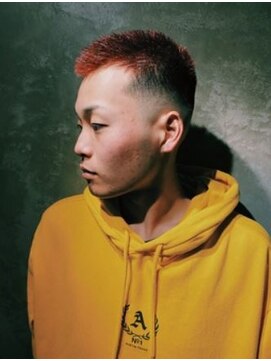 ダムディートウキョウ 北千住店(DAMDEE TOKYO) シルバーカラー/サイドグラデーション/フェードカット