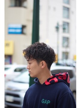 キングスマン トーキョー 国分寺(KINGSMAN TOKYO) アップバング/ツーブロック/スキンフェード[国分寺/国分寺駅]