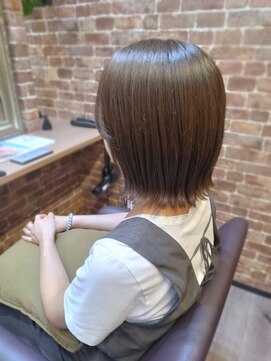 モニカ 鶴ヶ峰店(Monica) 外ハネ×シルバーベージュ