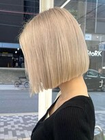 ニトバイアンキシム(nit by ahnkism)&nbsp;ボブミルクティーベージュブリーチダブルカラー堀江