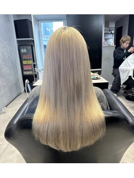 フィーネ(Fi-Ne) プルエクステでホワイトベージュロング