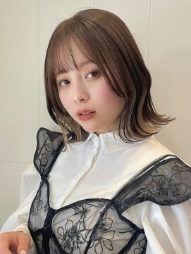 ステアケース 武蔵小杉店(stair:case) くびれボブ外ハネボブベージュインナーカラーシースルーバング