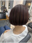 ピンクブラウンのコンパクトボブ