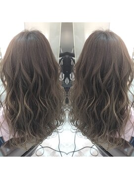 プラーチェ 古淵店(Plaatje) イルミナカラー × ミルクティー