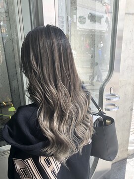 ループ(LOOP) バレイヤージュグレー