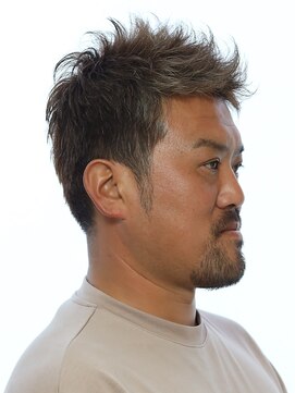 ヘアーサロン フカミ ベリーショをグレイカラーでワイルド設計