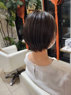 フレイストート(Frais Tout) ボブショート　レイヤー　髪質改善　ミニボブ　ヘッドスパ　横浜
