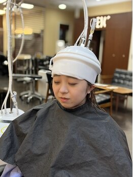 クレスアールの写真/【頭頭脳プログラム】老化脂を取り除く精密機械で頭皮の汚れを取り除き、毛根に酸素を届けて血流を促します