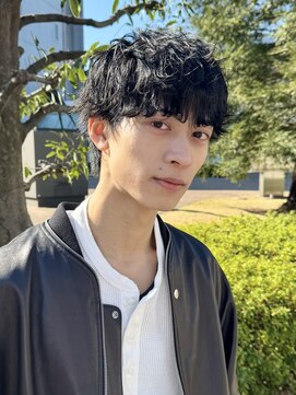 クロト(Clotho) マッシュ/波巻きツイストスパイラルシャドウパーマ