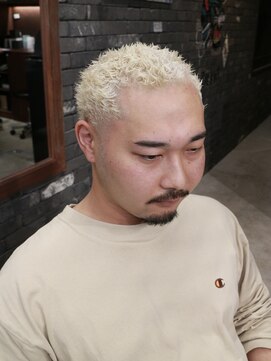 イージードリル/スパイキーベリーショート/ホワイトブロンド