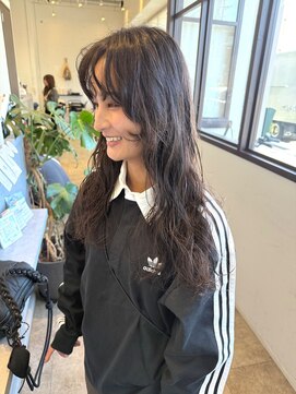 トイズファクトリー(Toys Factory) ロングウルフでニュアンスパーマ♪小顔