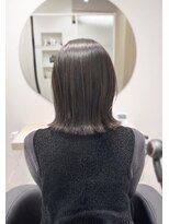 エレノア 梅田 大阪駅前第4ビル店(Eleanor) 【菜菜】ナチュラル外ハネミディアム / アッシュグレージュ