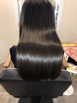 アールサロン アオヤマ(Rr SALON AOYAMA) サファイアミネコラストレート
