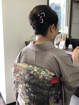 アモンド(Amonde) 夜会巻きアップ