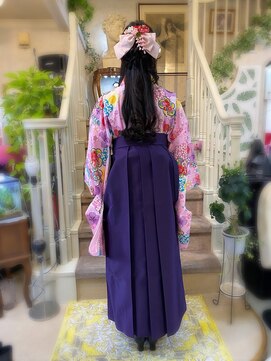 美容室 ティンカーベル 袴 ハーフアップ