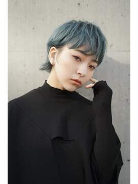 シーム(SEAM) ミントブルー×耳掛けショートウルフ